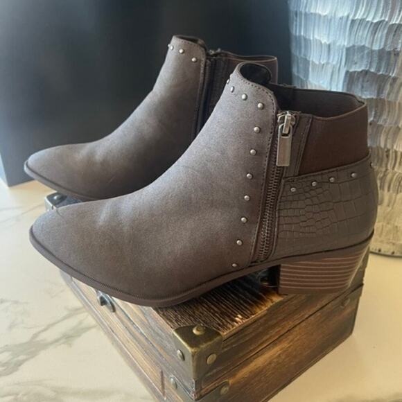 Market & Spruce Agria Zipper Booties in Expresso - Picture 4 of 10